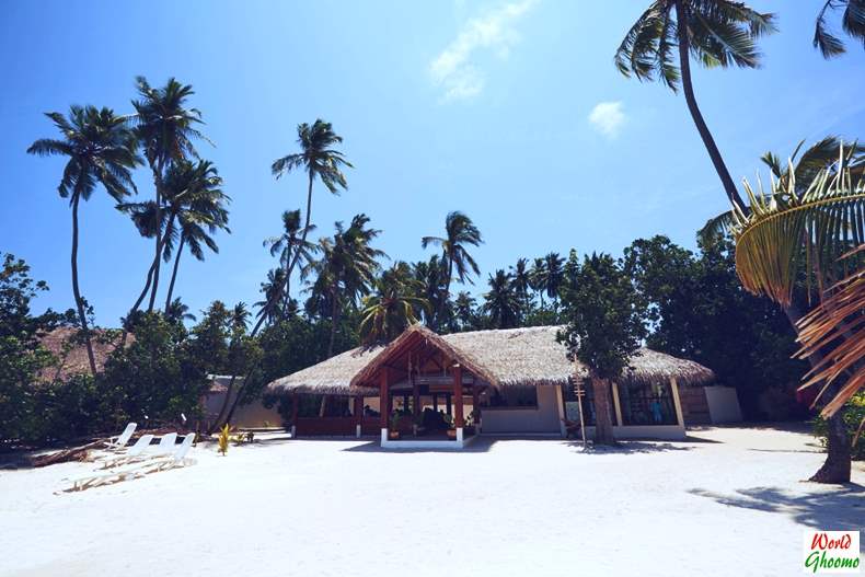 Maldives Travel Guide - Beach Bunglows